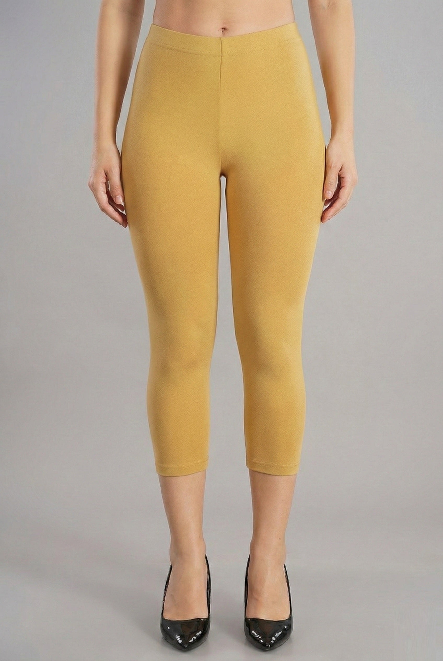 Shsuvia Women's Mid Waist Stretchable Cropped 3/4th Length Leggings