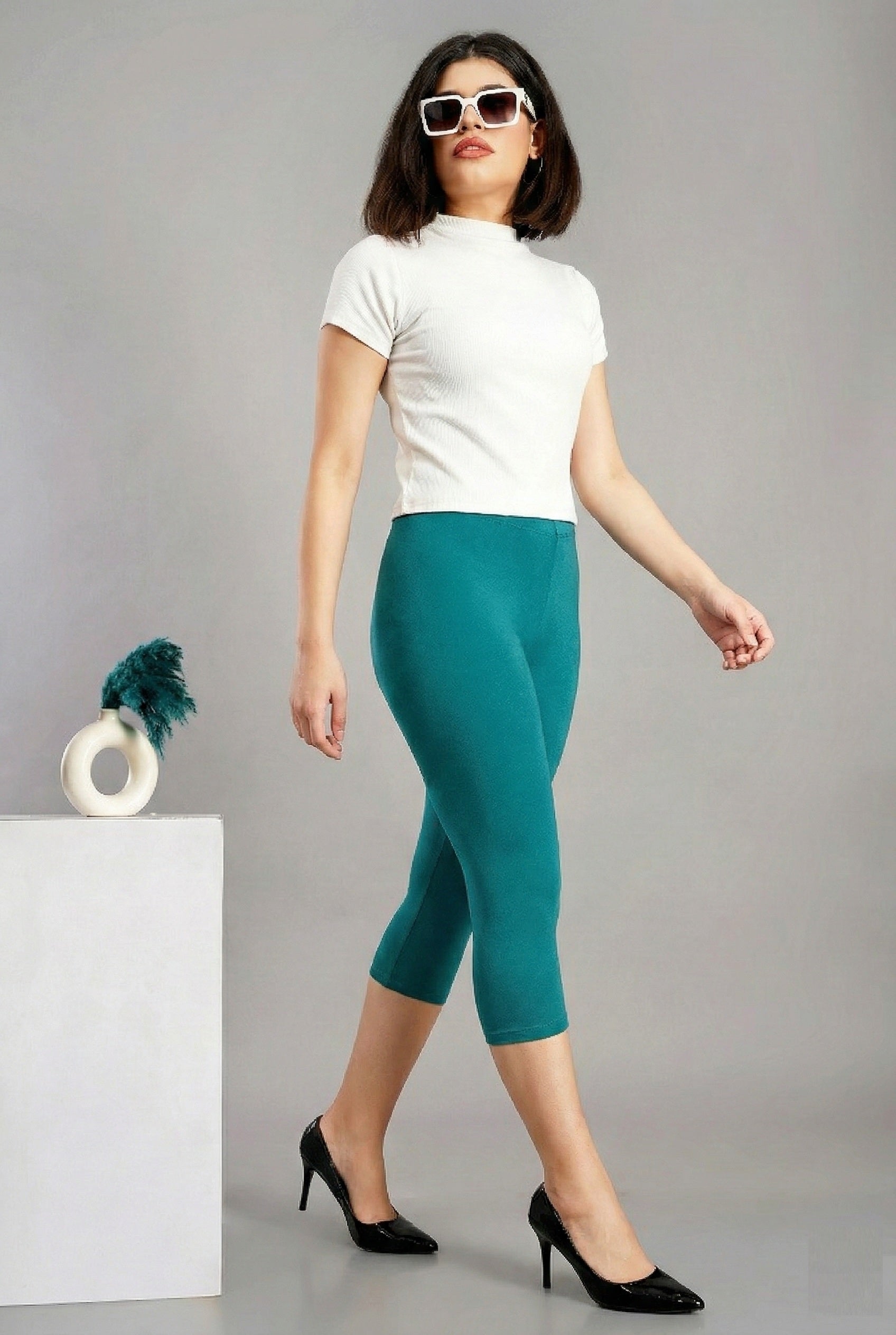 Shsuvia Women's Mid Waist Stretchable Cropped 3/4th Length Leggings