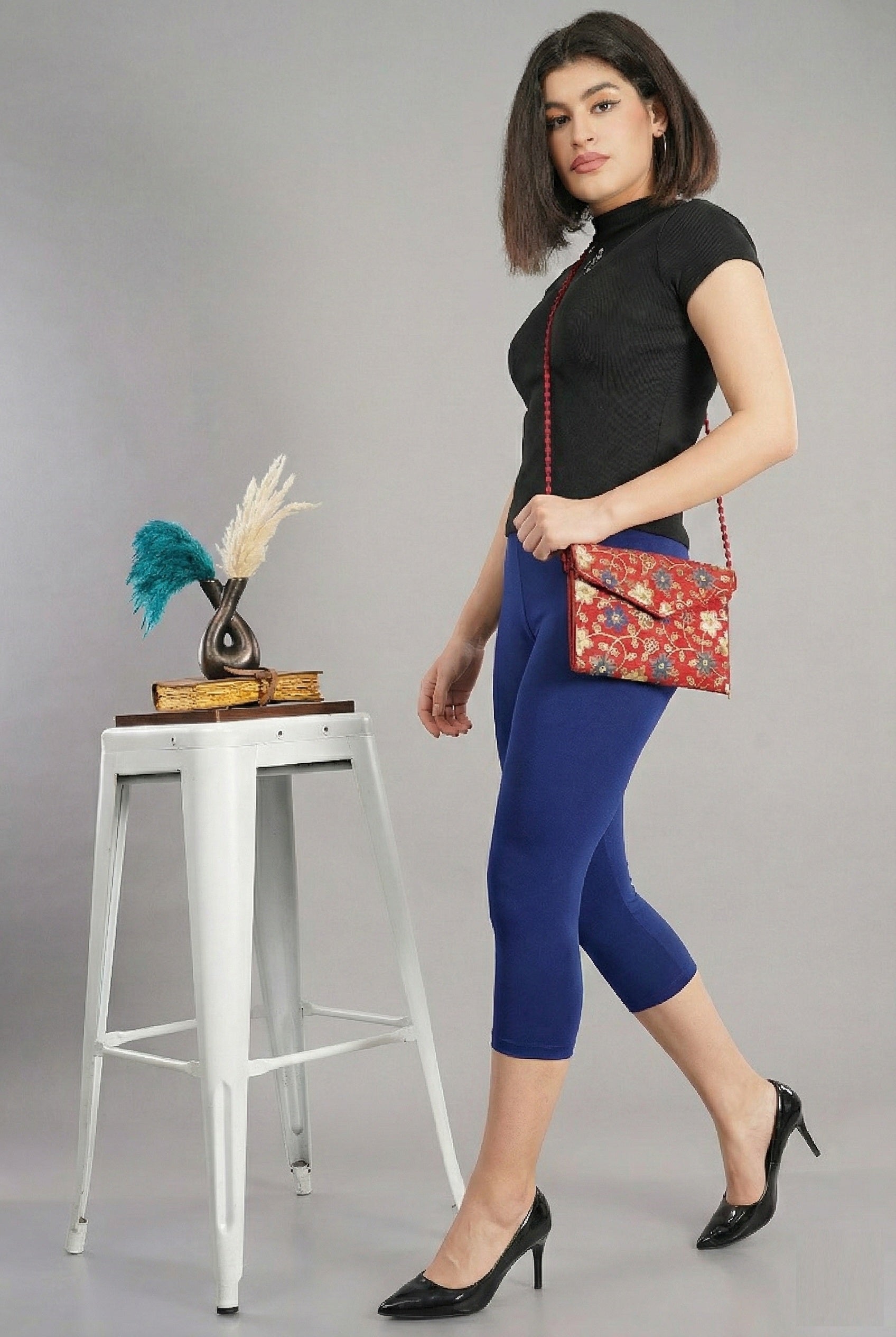 Shsuvia Women's Mid Waist Stretchable Cropped 3/4th Length Leggings